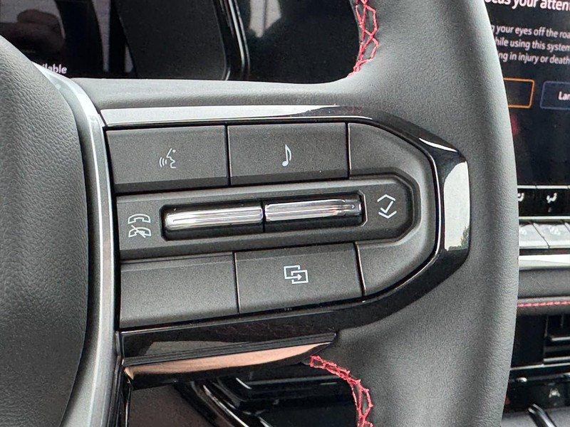 Chevrolet Colorado Vehicle Image 11