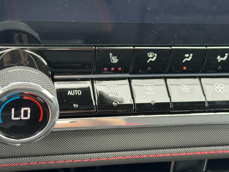 Chevrolet Colorado Vehicle Image 13