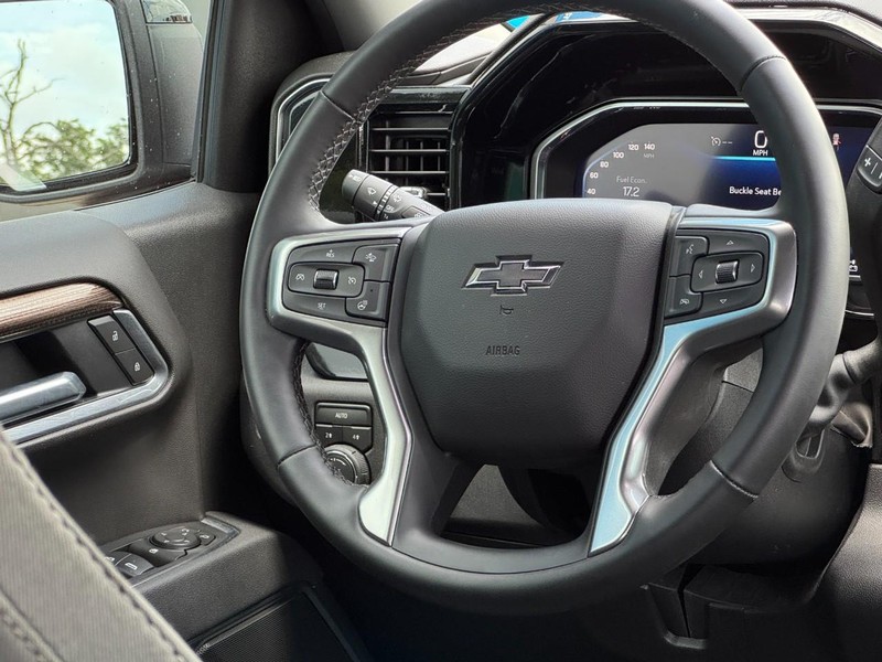 Chevrolet Silverado 1500 Vehicle Image 12