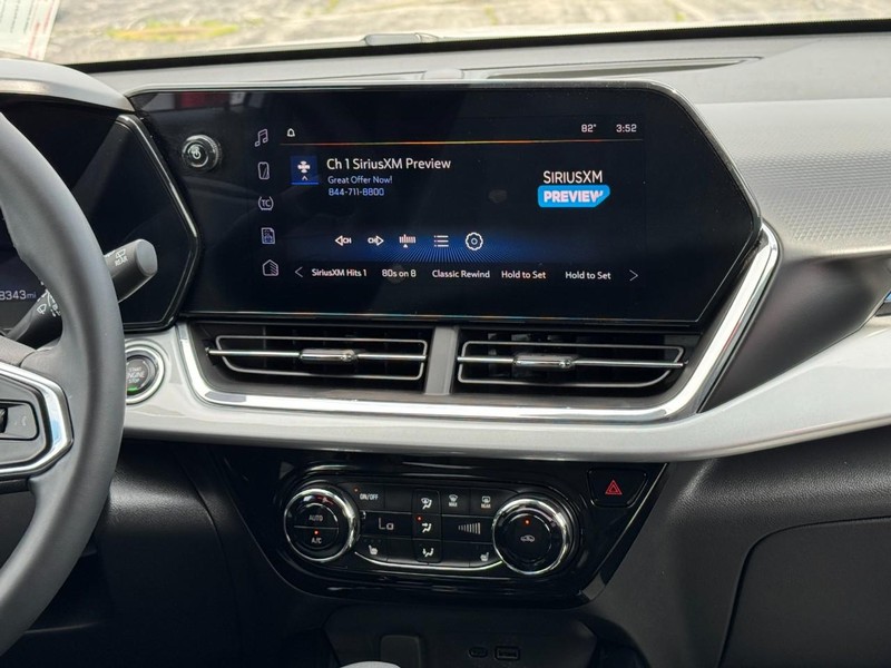 Chevrolet Trax Vehicle Image 13