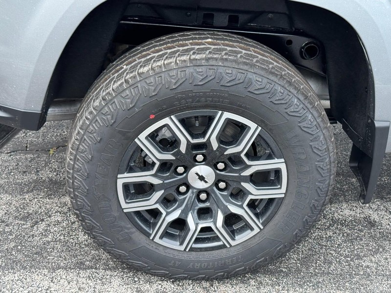 Chevrolet Colorado Vehicle Image 04