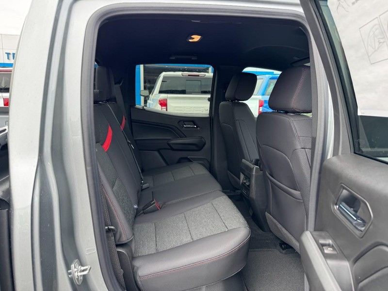 Chevrolet Colorado Vehicle Image 05