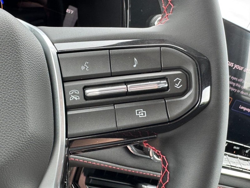Chevrolet Colorado Vehicle Image 11