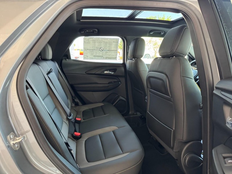 Chevrolet TrailBlazer Vehicle Image 05