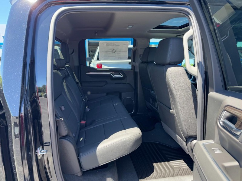 Chevrolet Silverado 1500 Vehicle Image 05