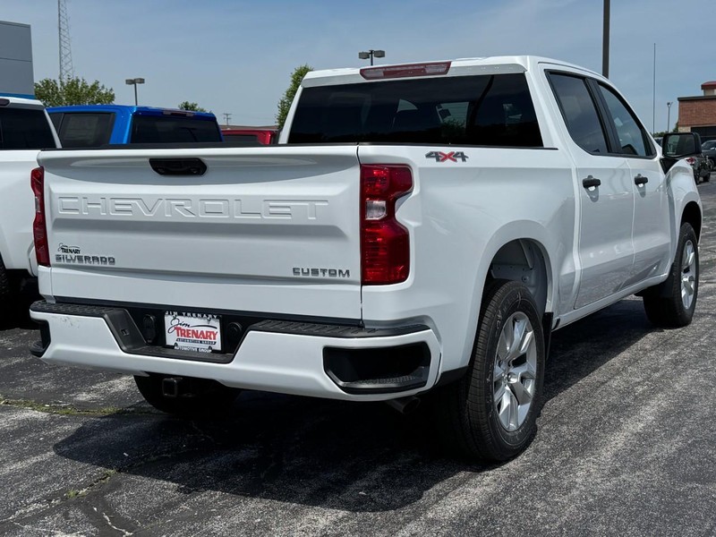 Chevrolet Silverado 1500 Vehicle Image 03