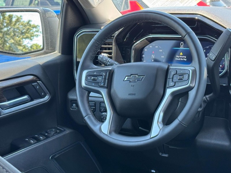 Chevrolet Silverado 1500 Vehicle Image 12
