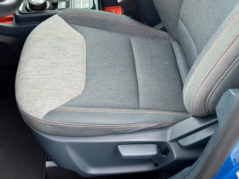 Ford Maverick Vehicle Image 21