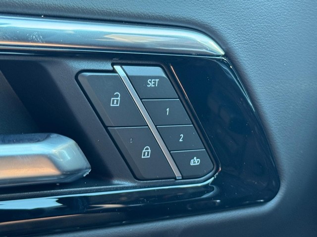 2026 Chevrolet Suburban Premier - Photo 10