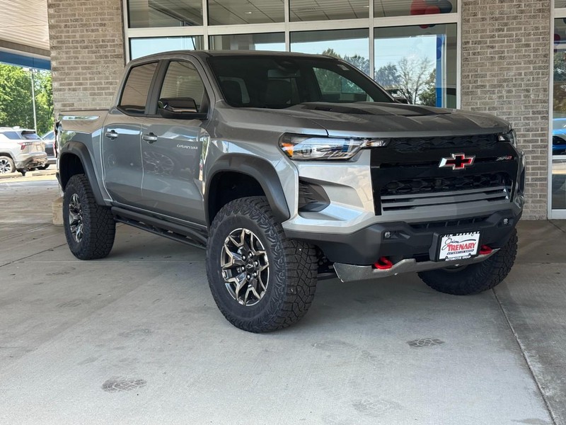 Chevrolet Colorado Vehicle Image 02