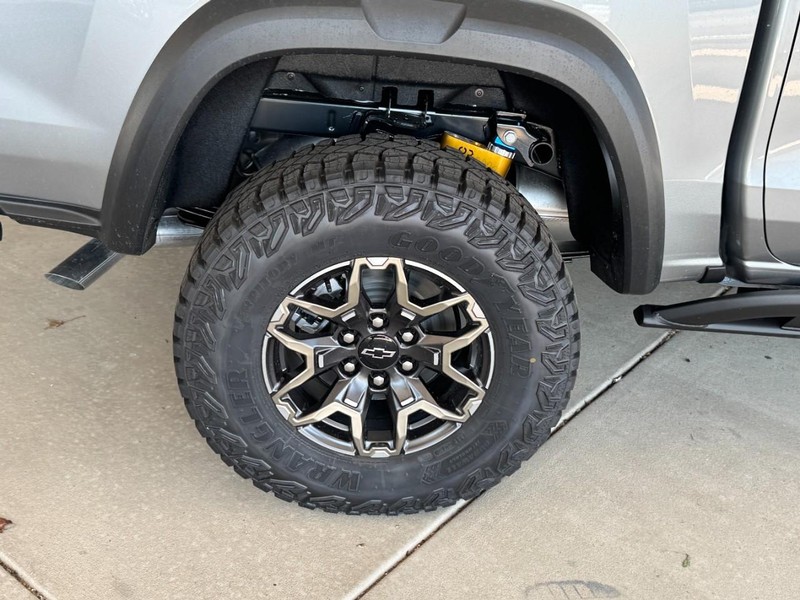 Chevrolet Colorado Vehicle Image 04