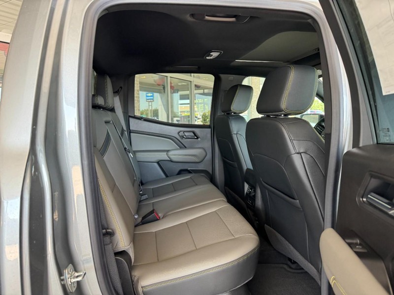 Chevrolet Colorado Vehicle Image 05