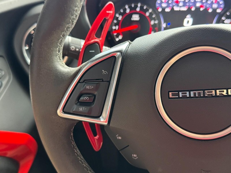 Chevrolet Camaro Vehicle Image 18