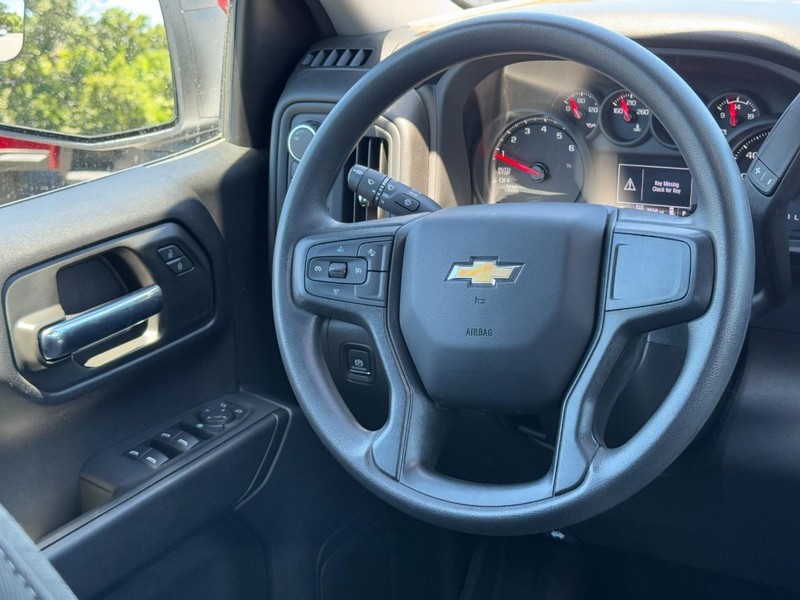 Chevrolet Silverado 1500 Vehicle Image 12
