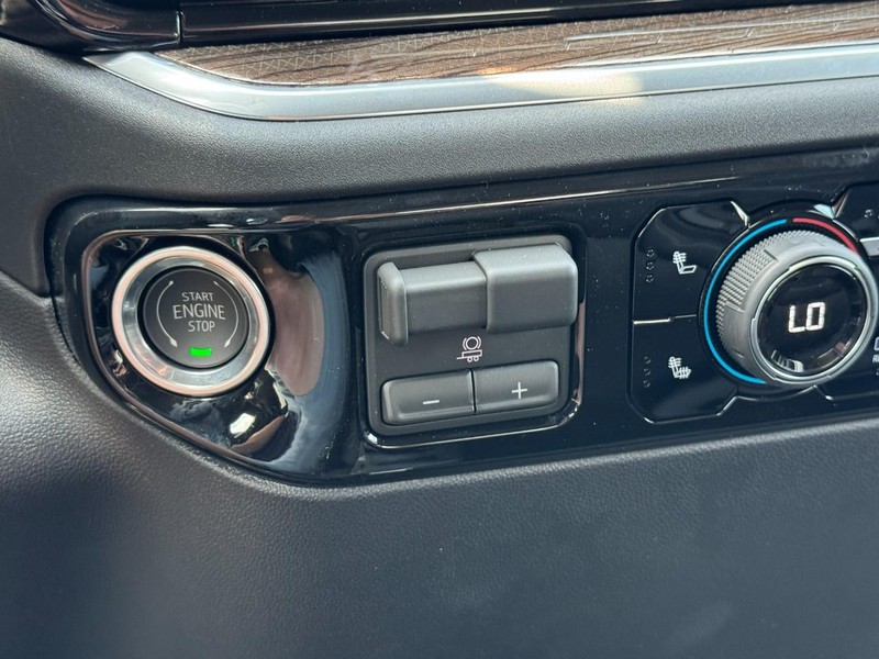 Chevrolet Silverado 1500 Vehicle Image 12