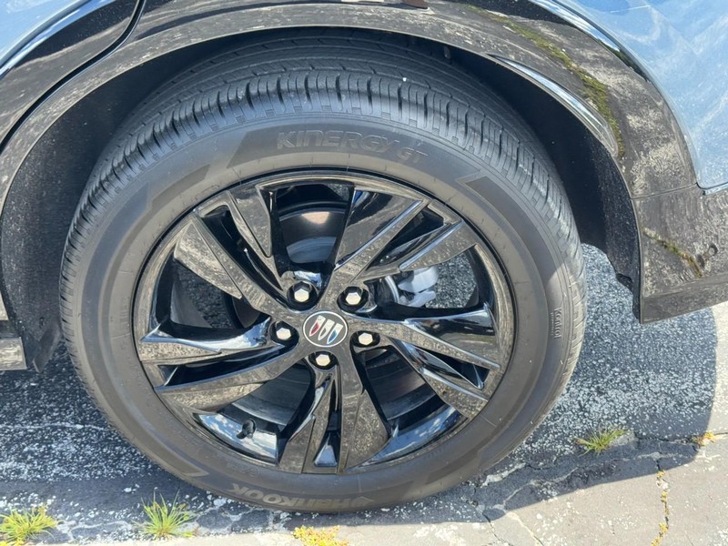 Buick Encore GX Vehicle Full-screen Gallery Image 07