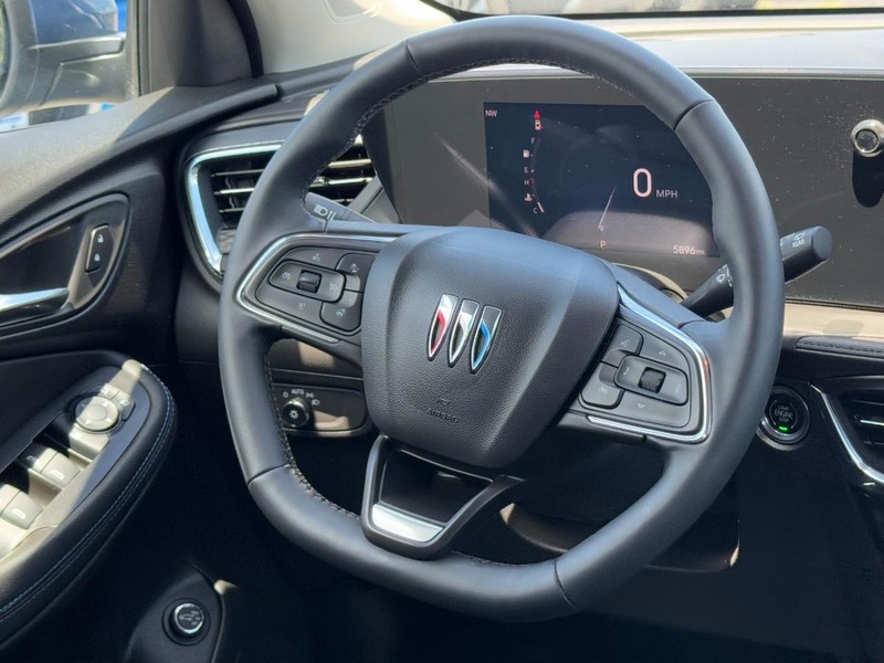 Buick Encore GX Vehicle Full-screen Gallery Image 12