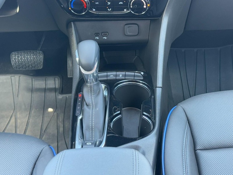 Buick Encore GX Vehicle Full-screen Gallery Image 14