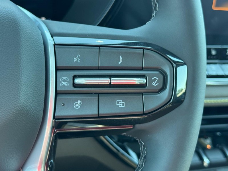 Chevrolet Colorado Vehicle Image 11