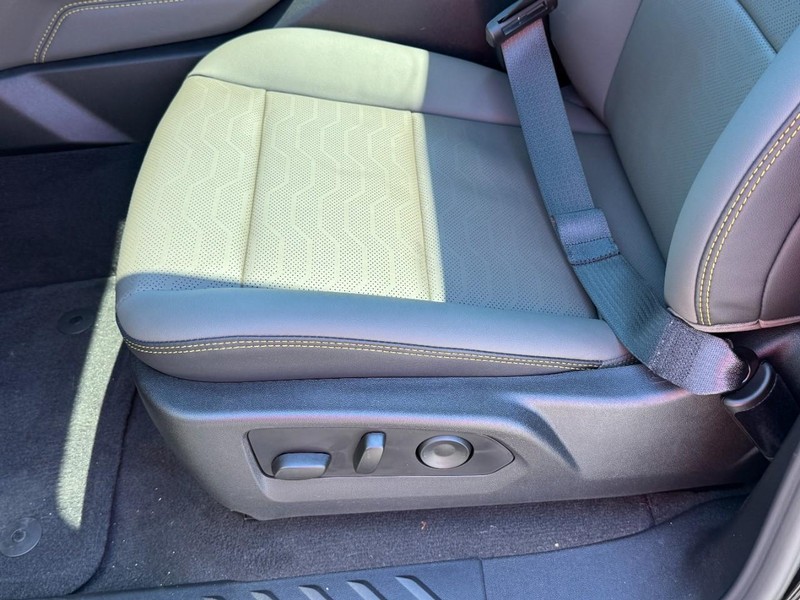 Chevrolet Colorado Vehicle Image 15