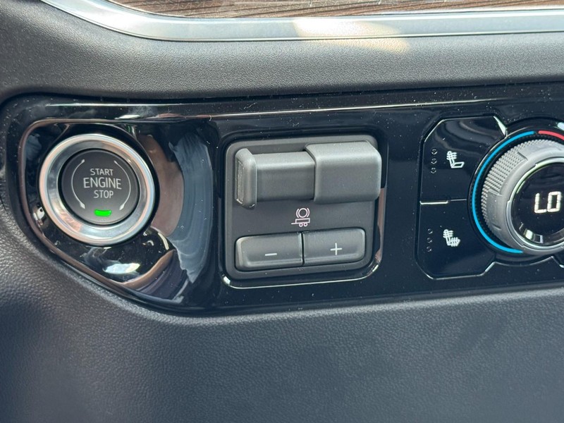 Chevrolet Silverado 1500 Vehicle Image 12