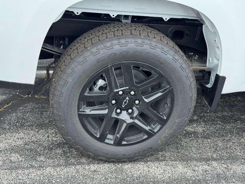 Chevrolet Silverado 1500 Vehicle Image 04