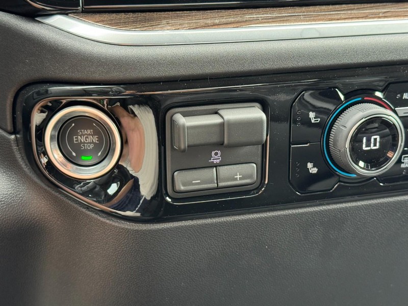Chevrolet Silverado 1500 Vehicle Image 12