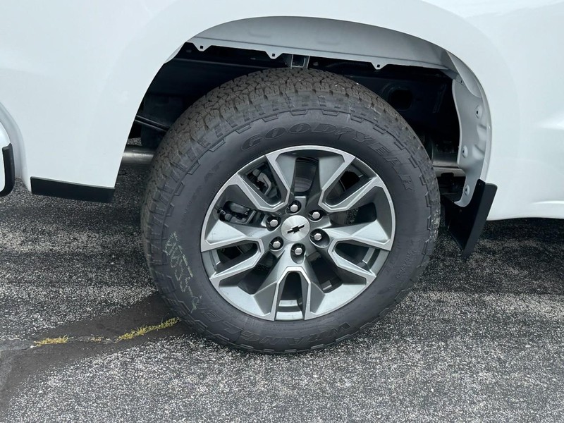 Chevrolet Silverado 1500 Vehicle Image 04