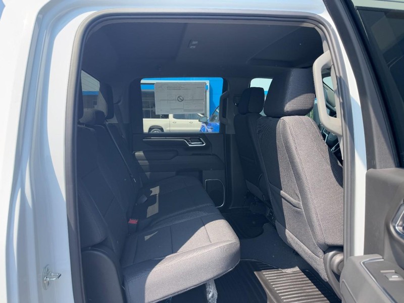 Chevrolet Silverado 3500HD Vehicle Image 05