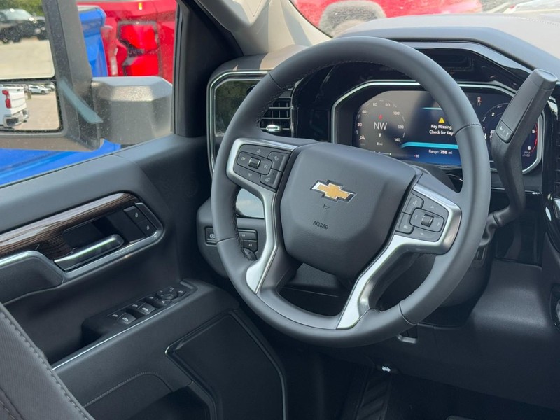 Chevrolet Silverado 3500HD Vehicle Image 07