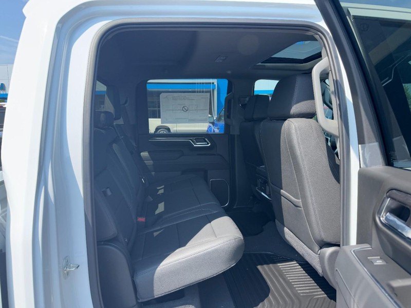 Chevrolet Silverado 3500HD Vehicle Image 05