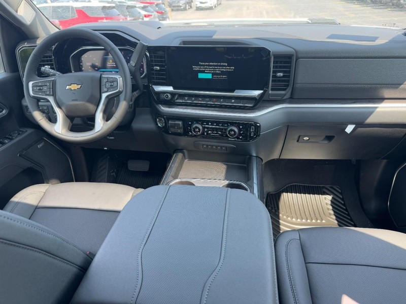 Chevrolet Silverado 3500HD Vehicle Image 06
