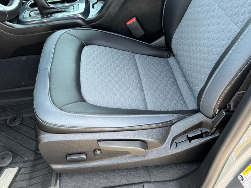 Chevrolet Colorado Vehicle Image 23