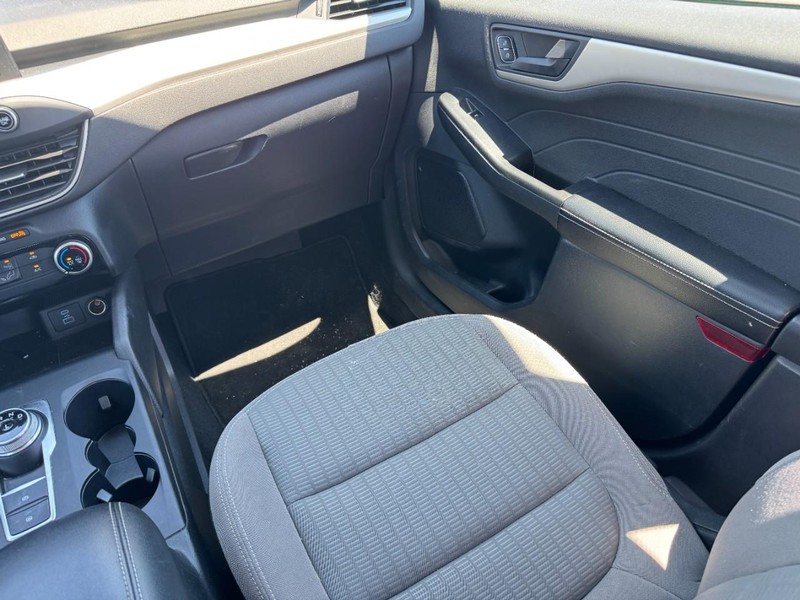 Ford Escape Vehicle Image 15