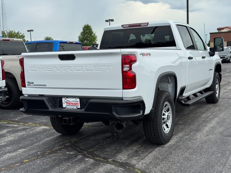 Chevrolet Silverado 2500HD Vehicle Image 03