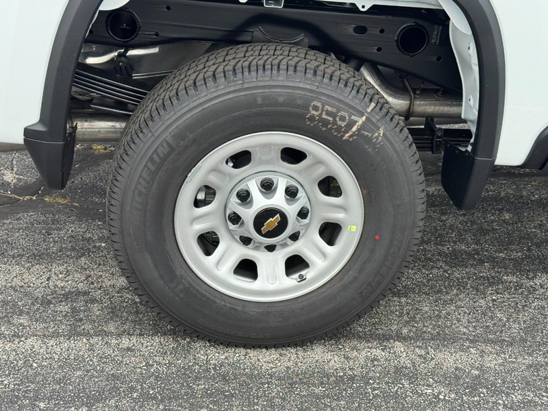 Chevrolet Silverado 2500HD Vehicle Image 04