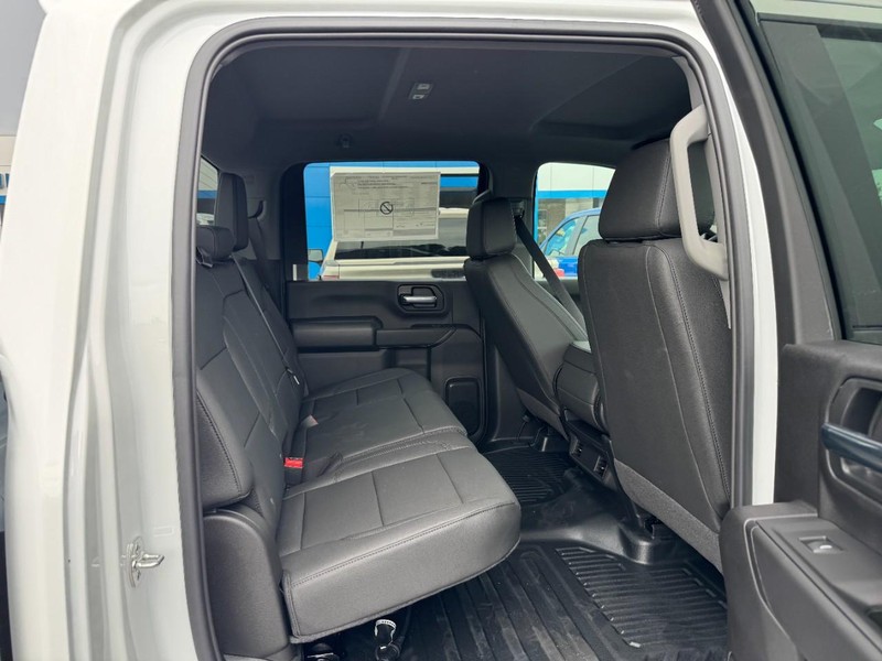 Chevrolet Silverado 2500HD Vehicle Image 05