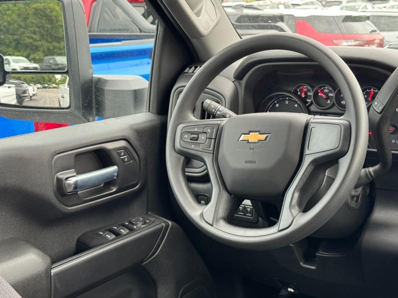 Chevrolet Silverado 2500HD Vehicle Image 07