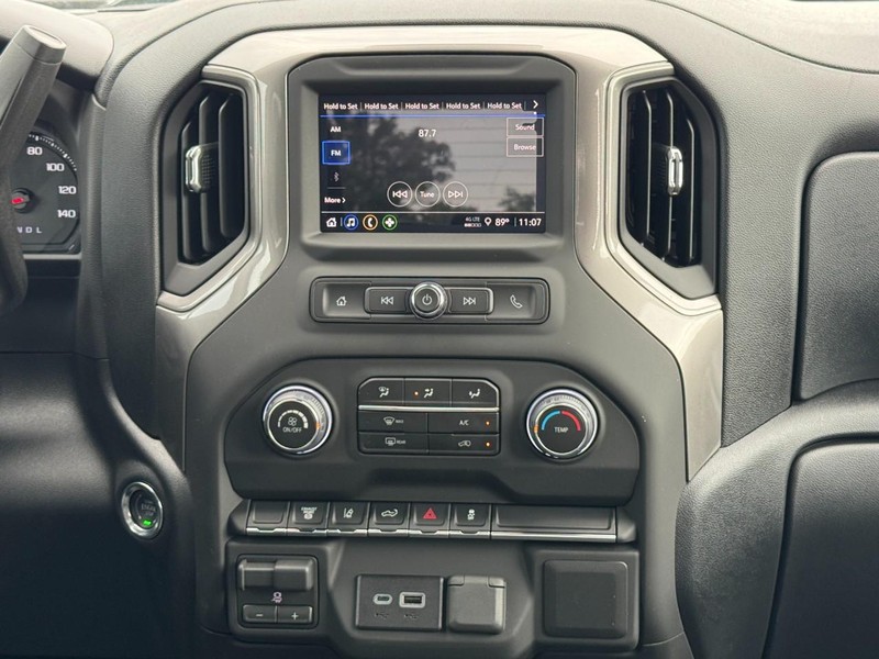 Chevrolet Silverado 2500HD Vehicle Image 08
