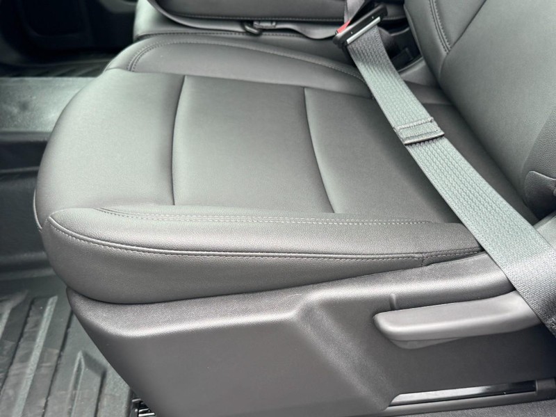Chevrolet Silverado 2500HD Vehicle Image 13