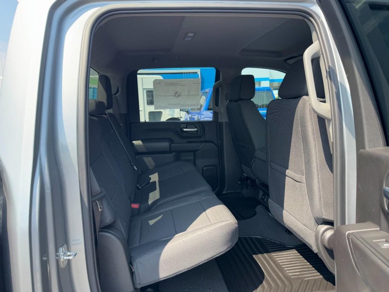 Chevrolet Silverado 2500HD Vehicle Image 05