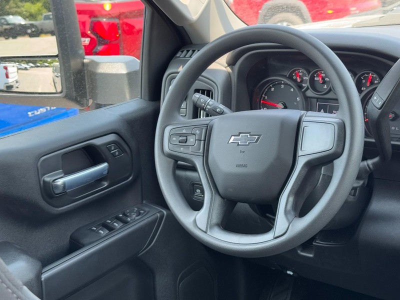 Chevrolet Silverado 2500HD Vehicle Image 07