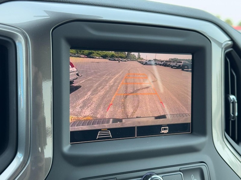 Chevrolet Silverado 2500HD Vehicle Image 12