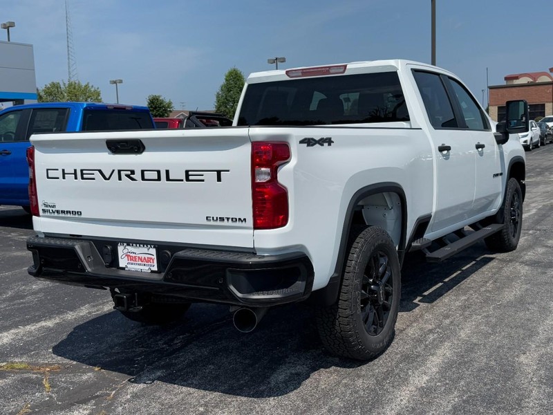 Chevrolet Silverado 2500HD Vehicle Image 03