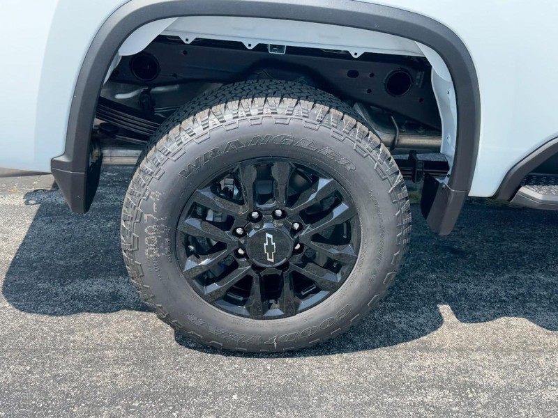 Chevrolet Silverado 2500HD Vehicle Image 04