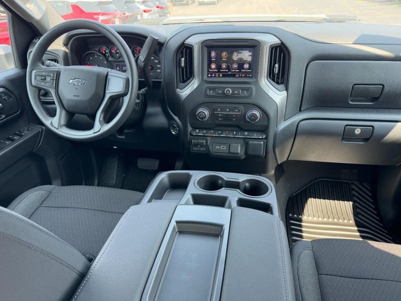 Chevrolet Silverado 2500HD Vehicle Image 06