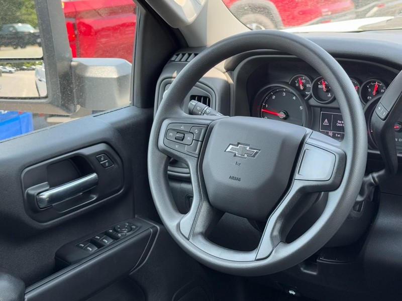 Chevrolet Silverado 2500HD Vehicle Image 07