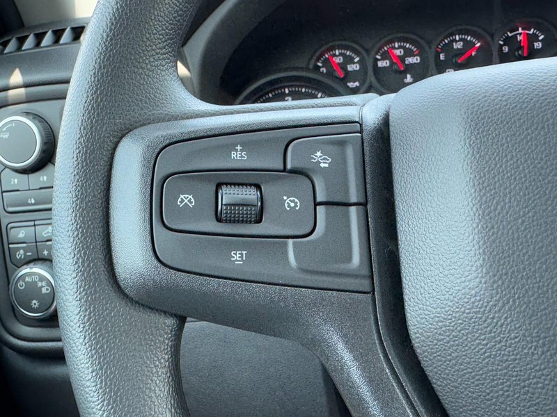 Chevrolet Silverado 2500HD Vehicle Image 10