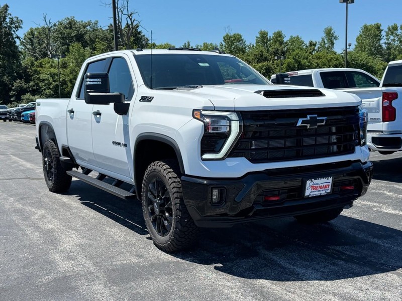 Chevrolet Silverado 2500HD Vehicle Image 02