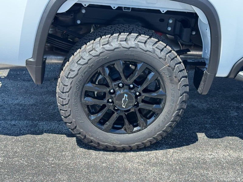 Chevrolet Silverado 2500HD Vehicle Image 04